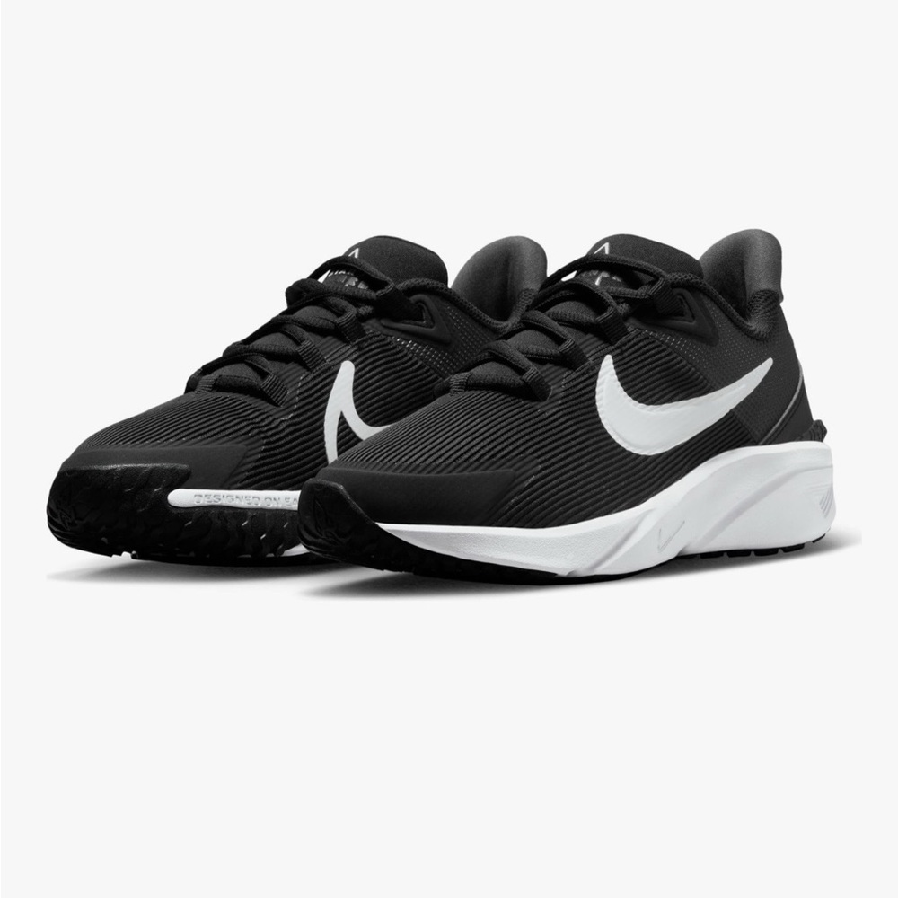 Boys Nike Black Star Runner 4 Training Sneakers